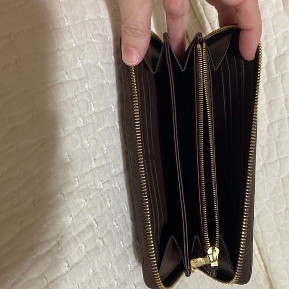Louis Vuitton Zip Wallet - Picture 4 of 4